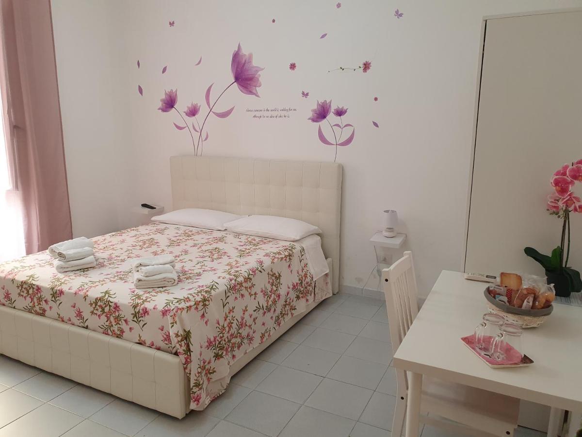 Bed and Breakfast Le Tre Orchidee Salerno Exterior foto