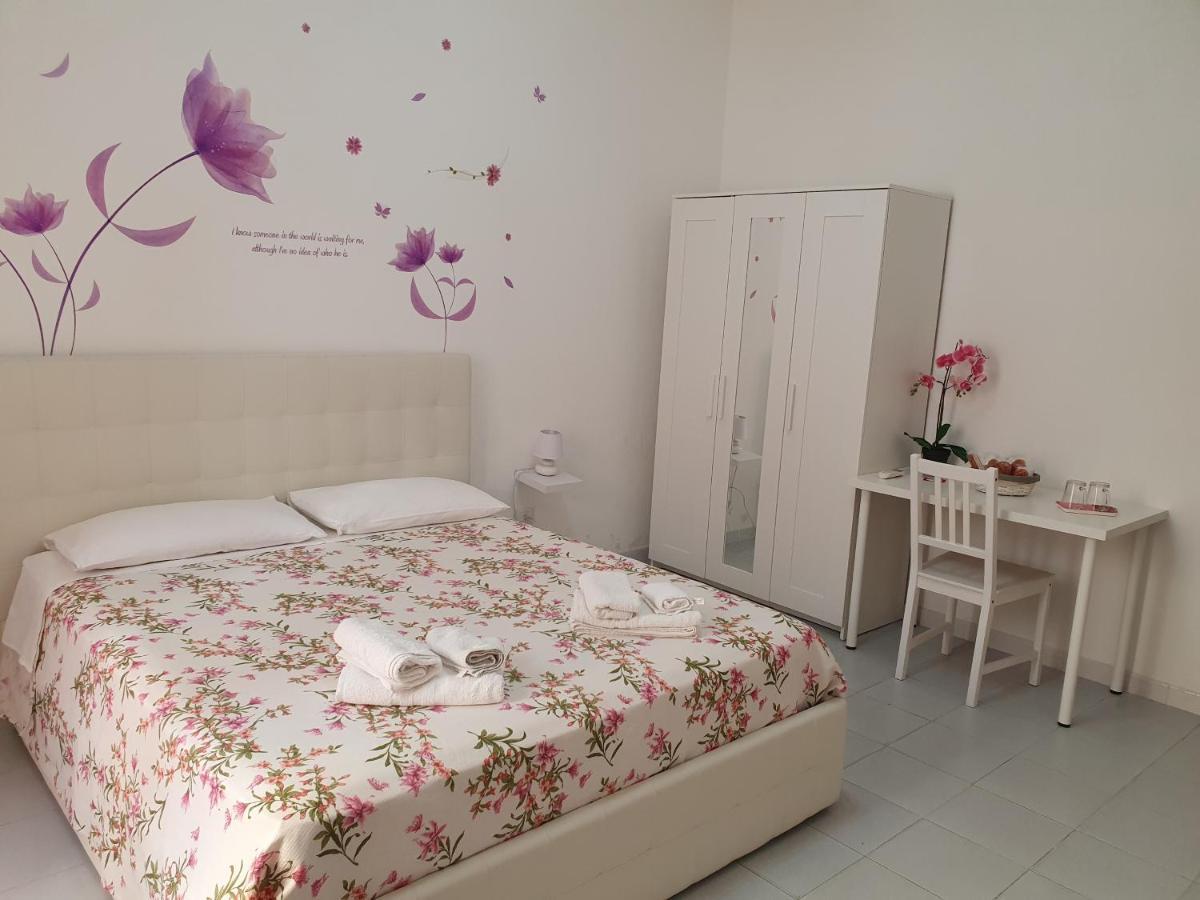 Bed and Breakfast Le Tre Orchidee Salerno Exterior foto