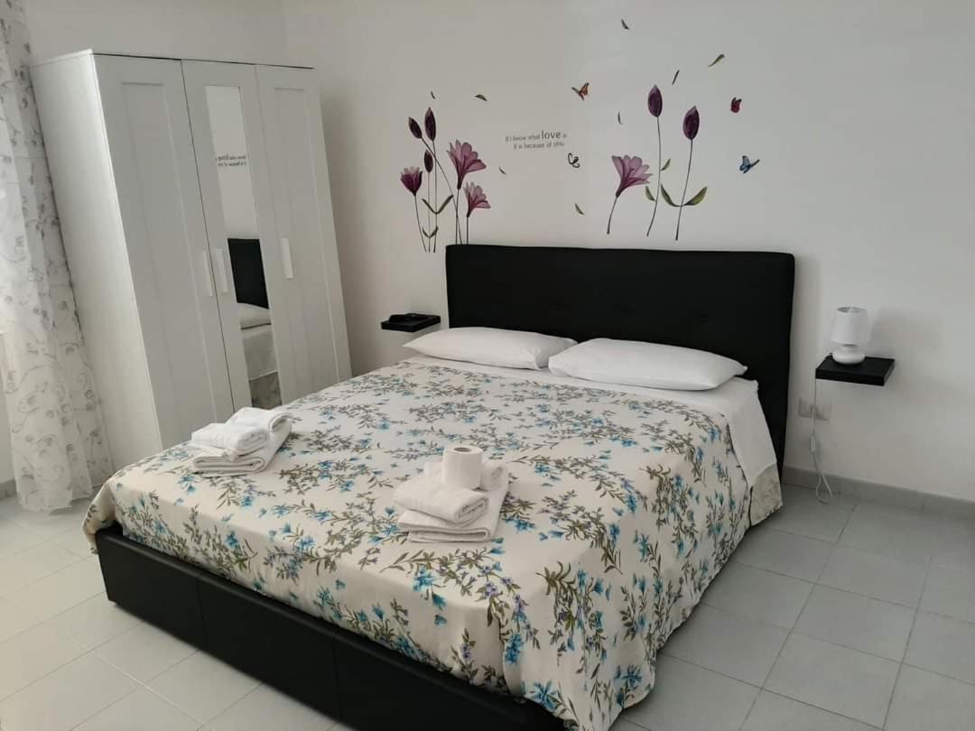Bed and Breakfast Le Tre Orchidee Salerno Exterior foto