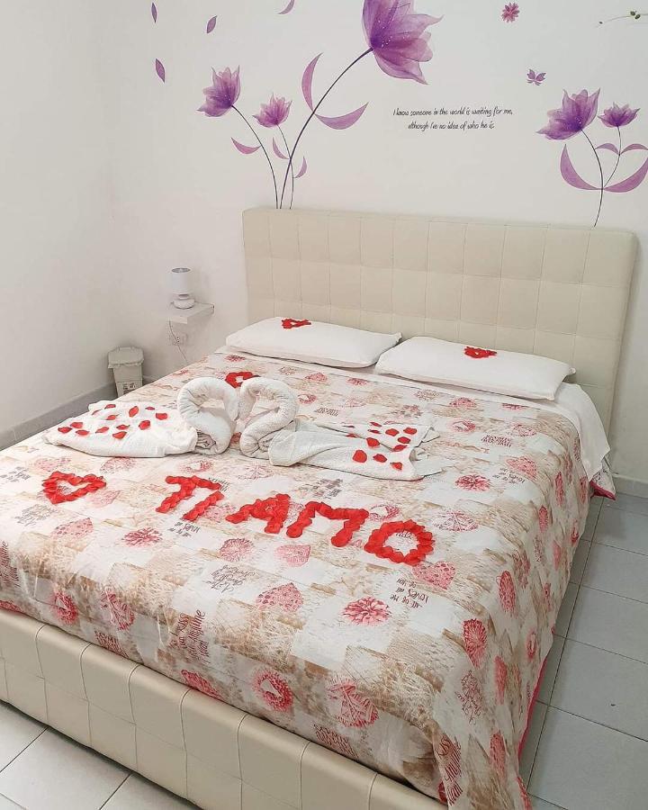Bed and Breakfast Le Tre Orchidee Salerno Exterior foto