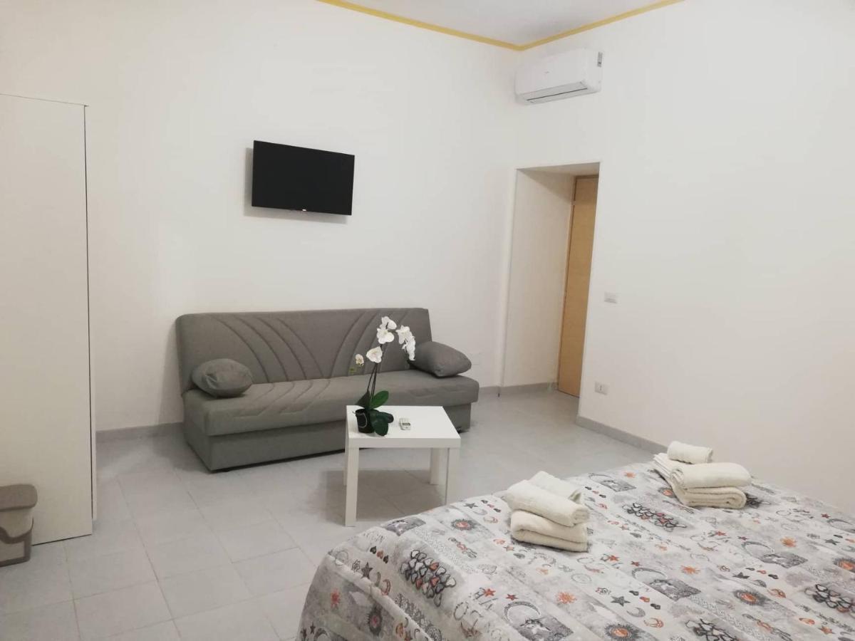 Bed and Breakfast Le Tre Orchidee Salerno Exterior foto