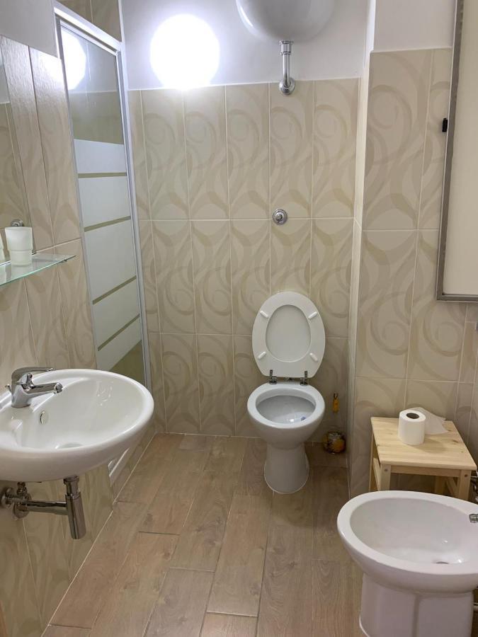 Bed and Breakfast Le Tre Orchidee Salerno Exterior foto
