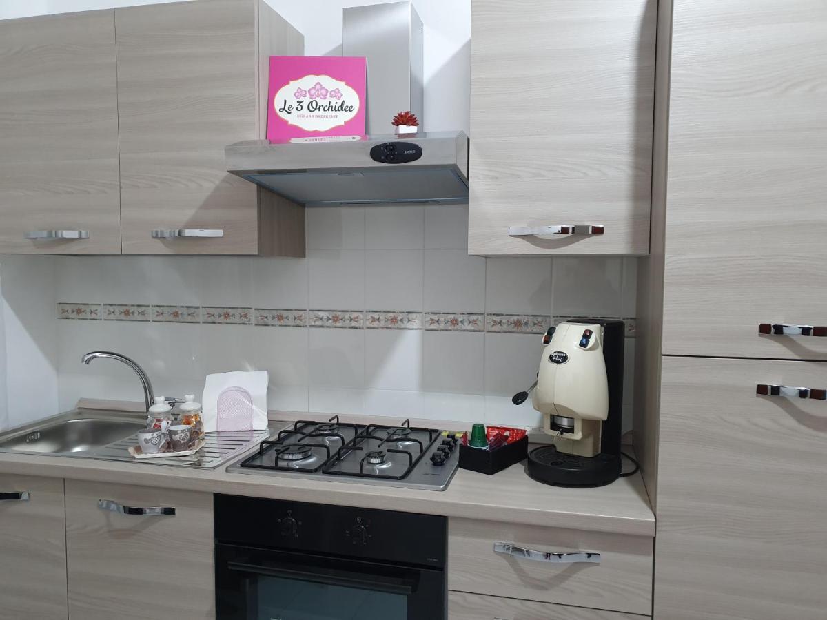 Bed and Breakfast Le Tre Orchidee Salerno Exterior foto
